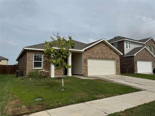 10341 Castle Lyons Ln in Crowley, TX - Building Photo - Building Photo