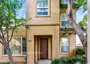 9167 S Cullen Wy in Inglewood, CA - Building Photo