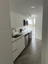 6921 Environ Blvd in Lauderhill, FL - Building Photo