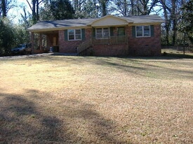 107 Avondale Rd in Greenwood, SC - Building Photo