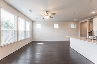 3418 Avondale Vw Dr in Houston, TX - Building Photo - Building Photo