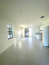 3338 W 112th St in Hialeah, FL - Building Photo - Building Photo