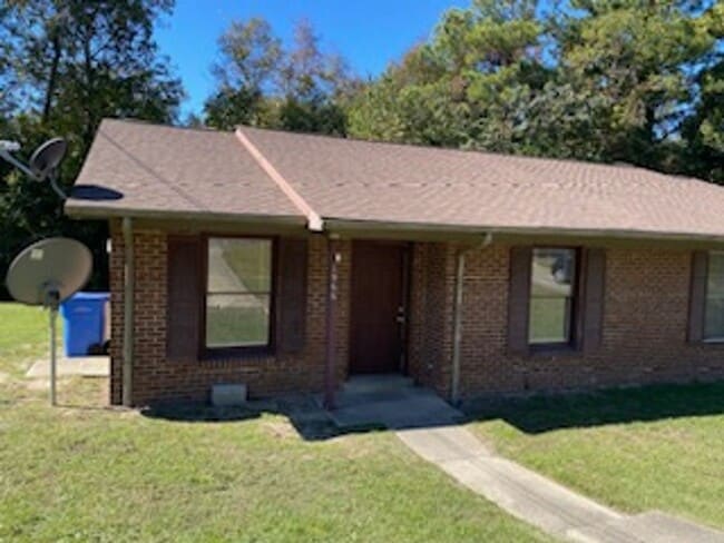 1966 Glenwick in Fayetteville, NC - Building Photo - Building Photo