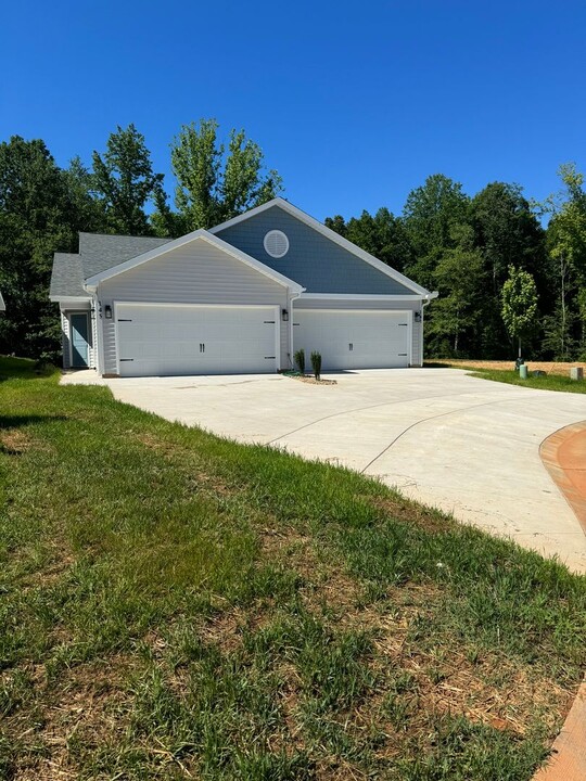 127 Brawley Villas Pl in Mooresville, NC - Building Photo