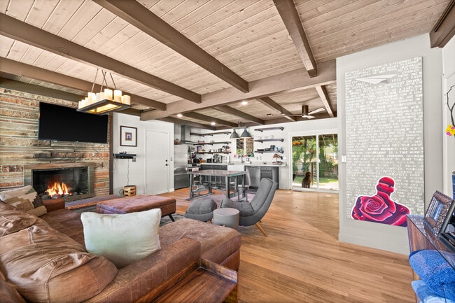 1542 Fieldcrest Ln in Holladay, UT - Building Photo - Building Photo