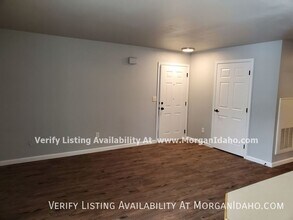 10096 W Garverdale Ln in Boise, ID - Building Photo - Building Photo