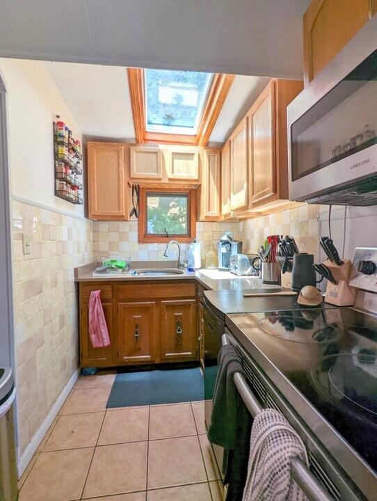 22 Highland Rd, Unit 2 in Somerville, MA - Building Photo