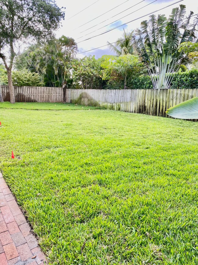 1298 SW 8th St in Boca Raton, FL - Building Photo - Building Photo