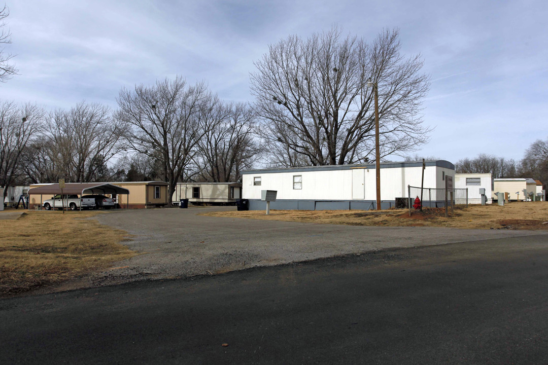 Lynwood Estates in Noble, OK - Foto de edificio