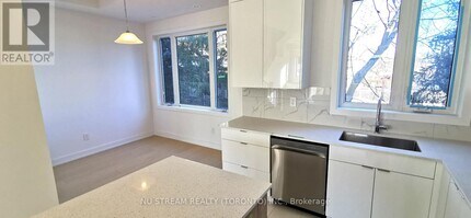 9 Carl Hl Ln in Richmond Hill, ON - Building Photo - Building Photo