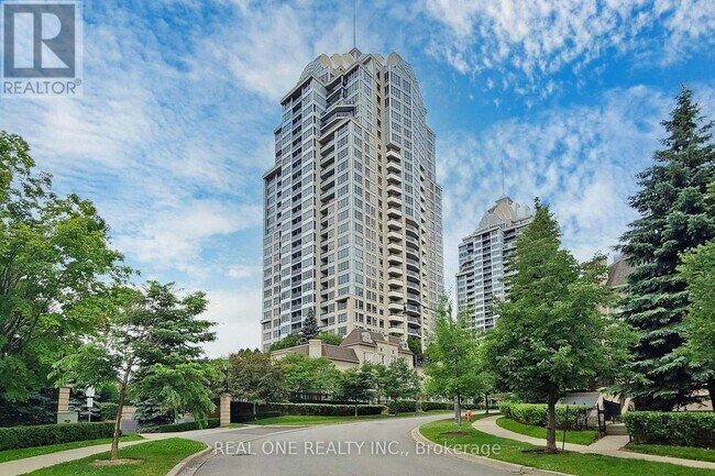 3 Rean Dr in Toronto, ON - Building Photo - Building Photo