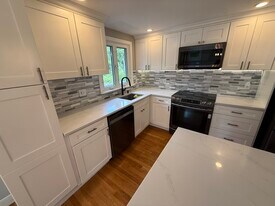 32 Swains Pond Ave in Melrose, MA - Building Photo