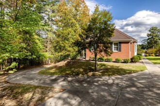 6212 Burnside Pl in Fayetteville, NC - Building Photo - Building Photo