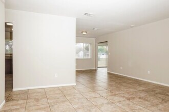 2396 Roxbury Cir in North Port, FL - Building Photo - Building Photo