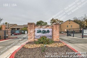4803 Hamilton Wolfe in San Antonio, TX - Building Photo