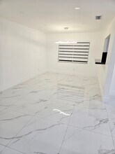 1822 SW 102nd Pl in Miami, FL - Building Photo - Building Photo