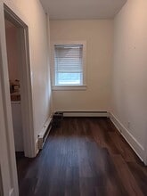 9 Main St, Unit Unit 7 in Blairstown, NJ - Foto de edificio - Building Photo