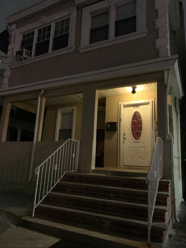 308 Paulison Ave in Passaic, NJ - Foto de edificio - Building Photo