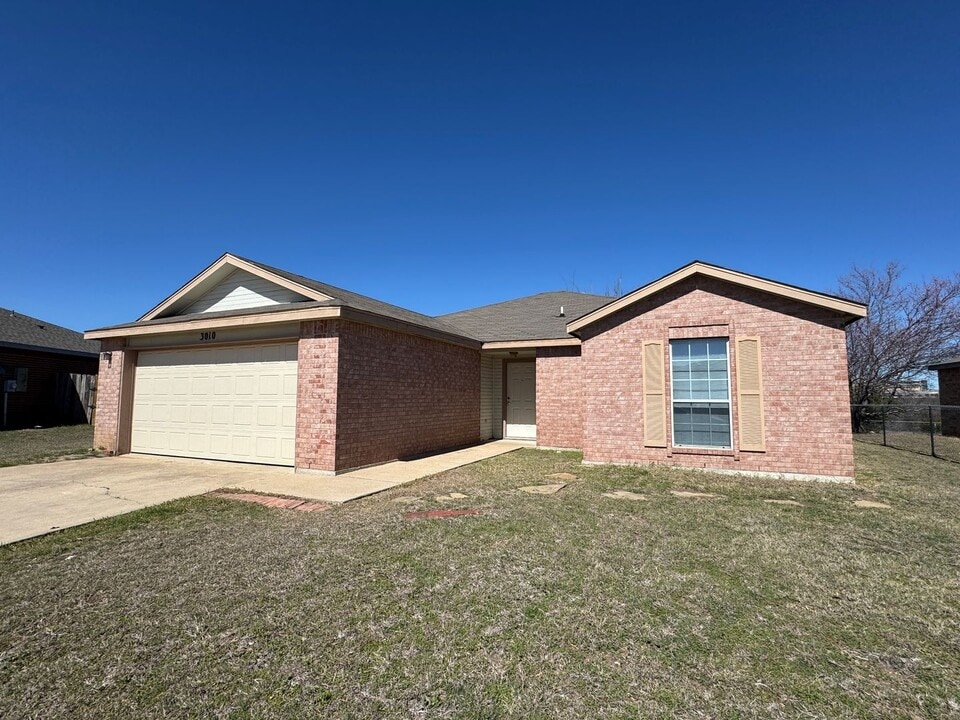 3010 Viewcrest Dr in Killeen, TX - Building Photo