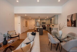 1060 Main St in Millis, MA - Building Photo - Building Photo