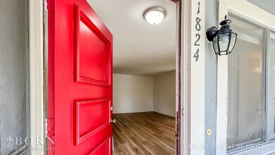 1824 E Avenida De Las Flores in Thousand Oaks, CA - Building Photo - Building Photo