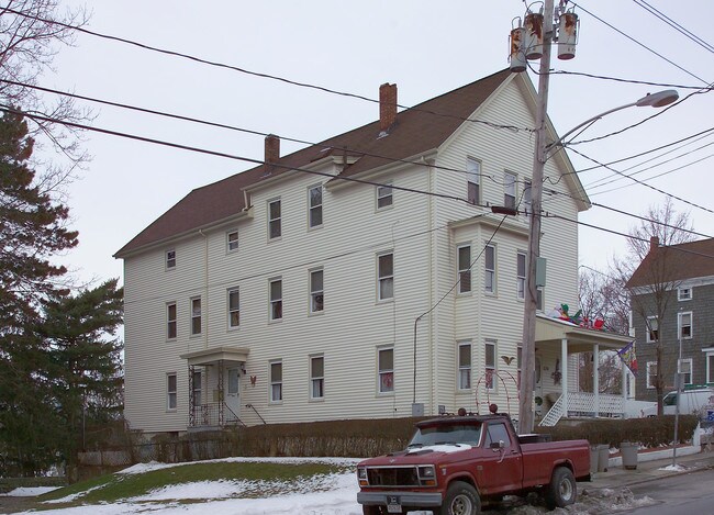 294 Robeson St in Fall River, MA - Building Photo - Building Photo