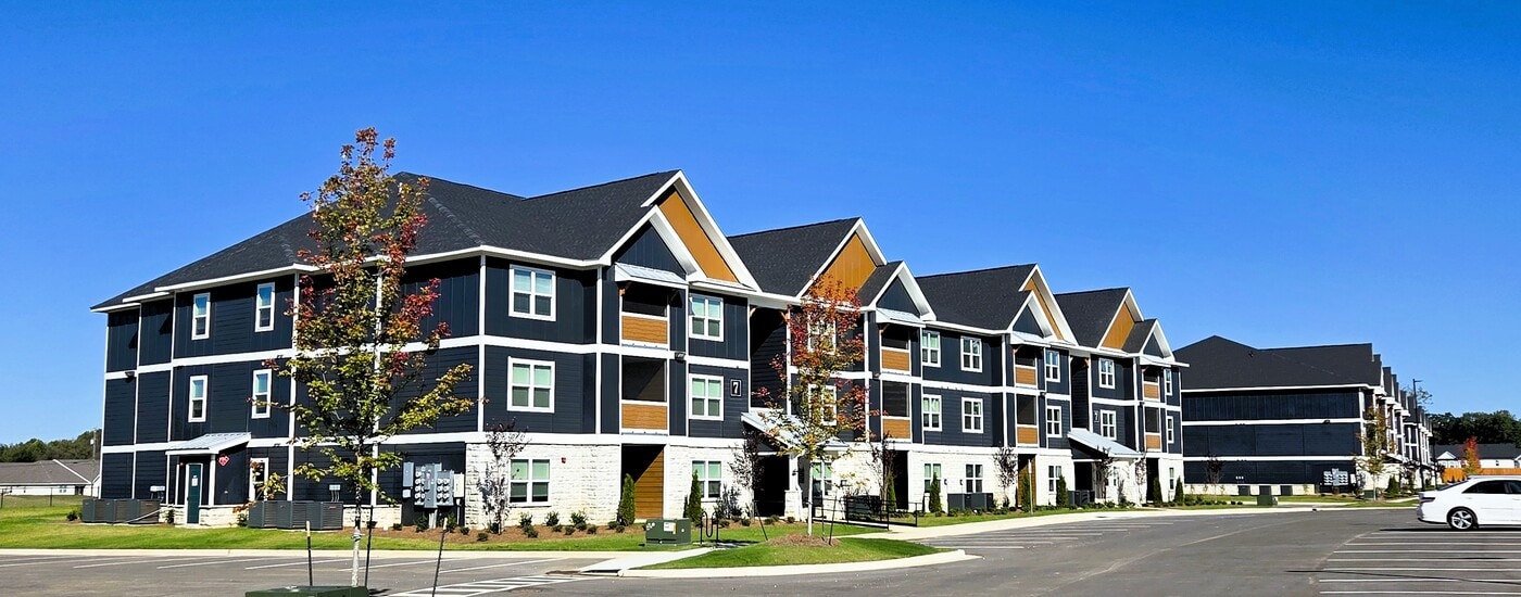 Solstice Apartments in Madison, AL - Building Photo