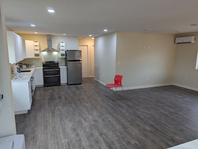 5209 S Pine St, Unit A in Tacoma, WA - Building Photo - Building Photo