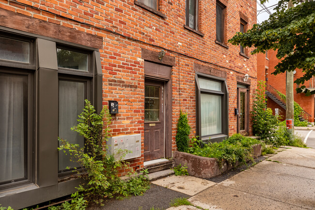 1385-1395 La Fontaine Rue in Montréal, QC - Building Photo - Building Photo