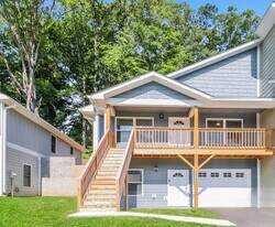 524 Sycamore Br Rd in Asheville, NC - Building Photo