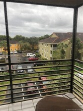 3720 N Pine Island Rd, Unit 427 in Sunrise, FL - Foto de edificio - Building Photo