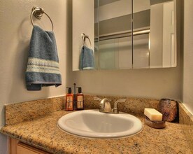 121 Massol Ave in Los Gatos, CA - Building Photo - Building Photo