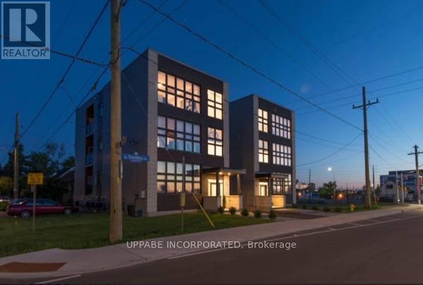 320 Tremblay Rd in Ottawa, ON - Building Photo