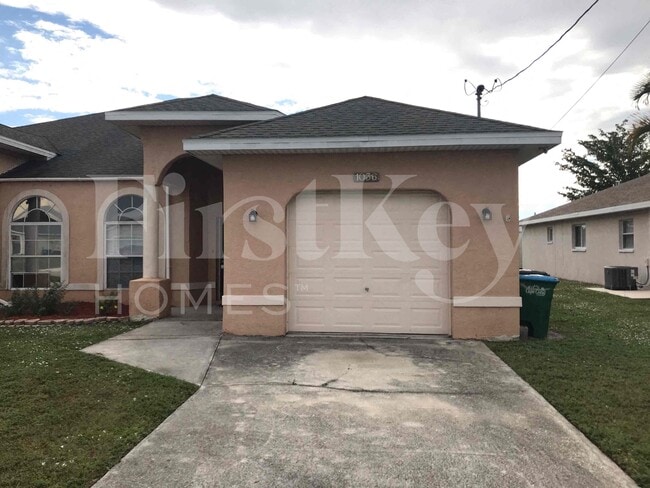 1036 SE 11th Terrace in Cape Coral, FL - Building Photo - Building Photo