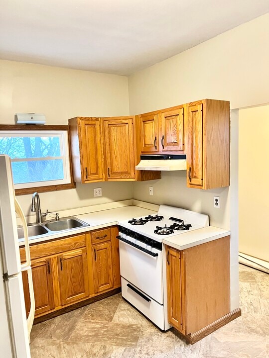 116 Bush St, Unit B in Jamestown, NY - Building Photo