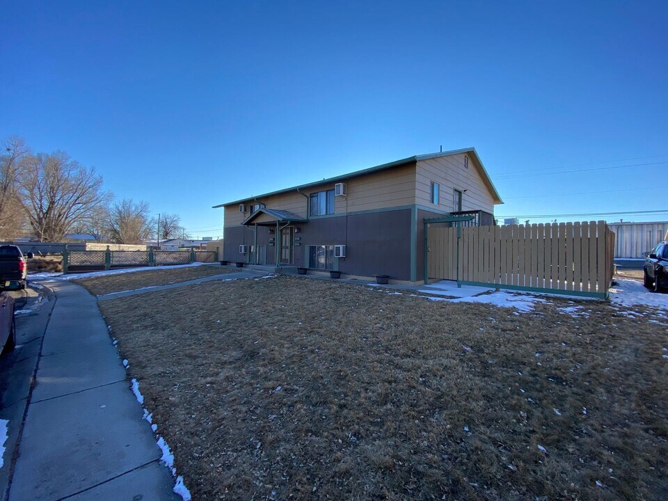 810 Mary Anne Dr in Riverton, WY - Building Photo