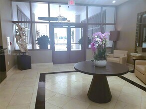 357 Almeria Ave in Coral Gables, FL - Building Photo - Building Photo