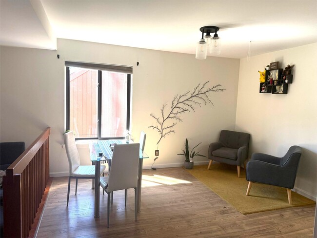 property at 507 Teal Plaza