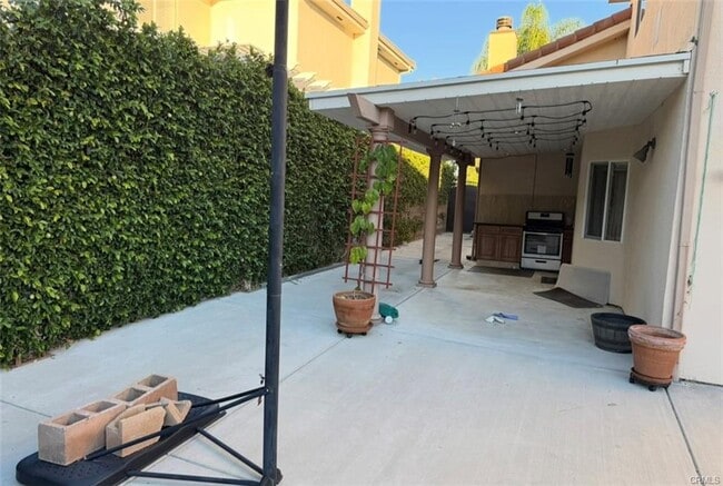 10007 White Oak Ave in Los Angeles, CA - Building Photo - Building Photo