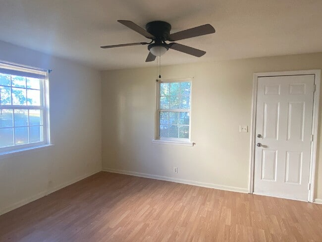 294 Pleasant St in Hinesville, GA - Building Photo - Building Photo