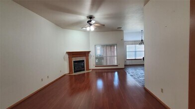 400 Amanda Dr in Yukon, OK - Building Photo - Building Photo