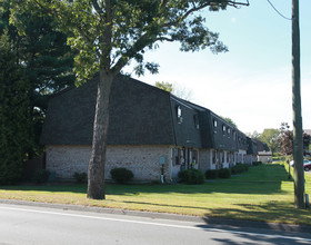 Valley Apartments in Easthampton, MA - Foto de edificio - Building Photo