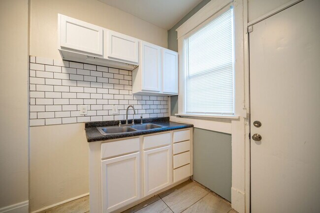 1006 McAllister Ave in Columbus, OH - Foto de edificio - Building Photo