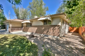 724 Kimball Rd in Fort Collins, CO - Foto de edificio - Building Photo