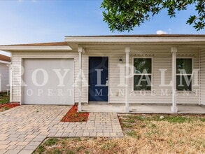18313 Gibraltar Ln in Lehigh Acres, FL - Building Photo - Building Photo
