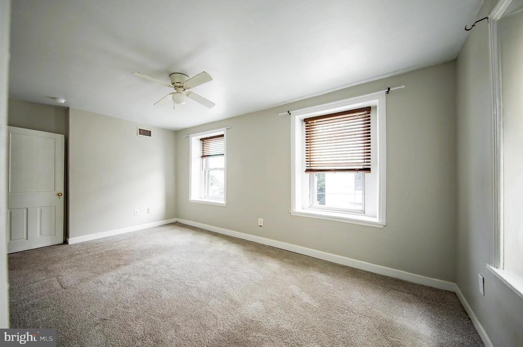 112 Dawson St in Philadelphia, PA - Building Photo