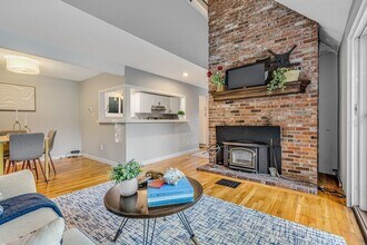 2 Clover Hill Rd in Acton, MA - Building Photo - Building Photo