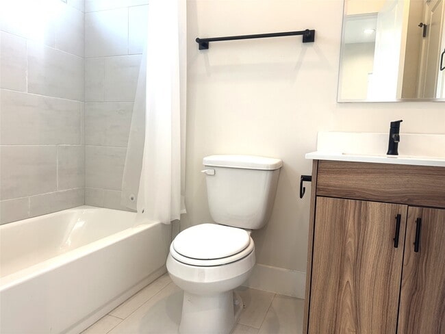 5338 Donovan Gdns Ln