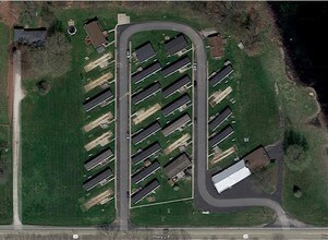 Lake Cicott Shores Mobile Home Park in Logansport, IN - Foto de edificio - Building Photo