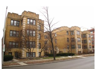 North Court in Oak Park, IL - Building Photo - Building Photo